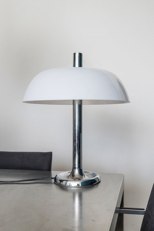 Lampada da tavolo Egon Hillebrand modello 7377