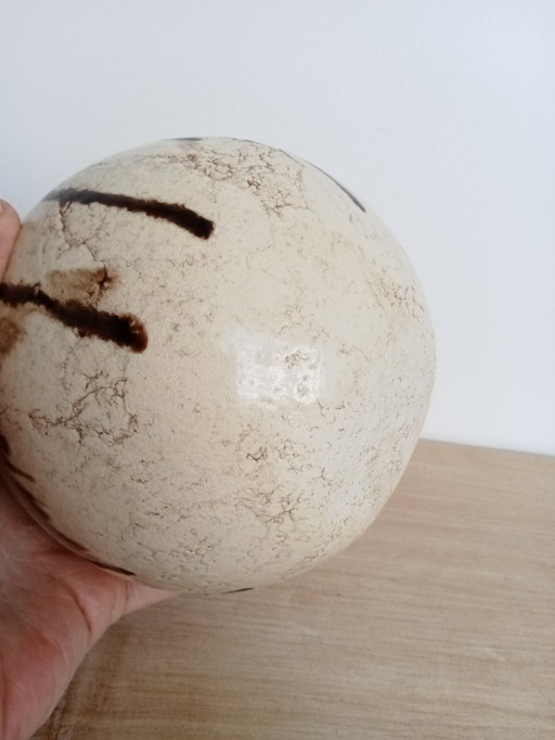 Pièce unique Oiseaux éclosant de l'œuf en céramique cuite au four Raku
