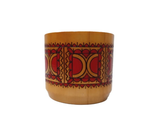 Image 1 of Tasse en bois pyrogravée et peinte à motifs floraux, style vintage