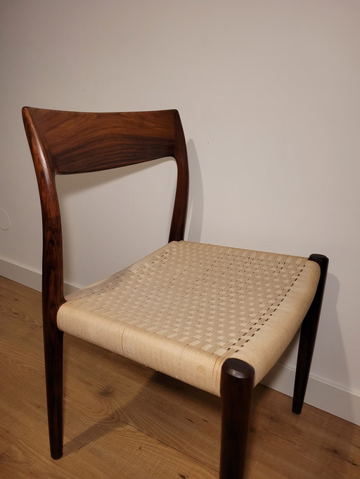 2 authentic Niels O. Møller Model 77 chairs - Rosewood