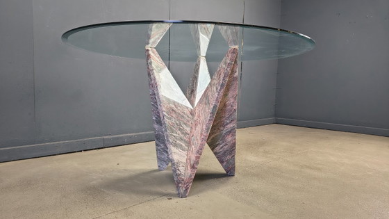 Image 1 of Architectonische eettafel van marmer en glas, jaren 70.