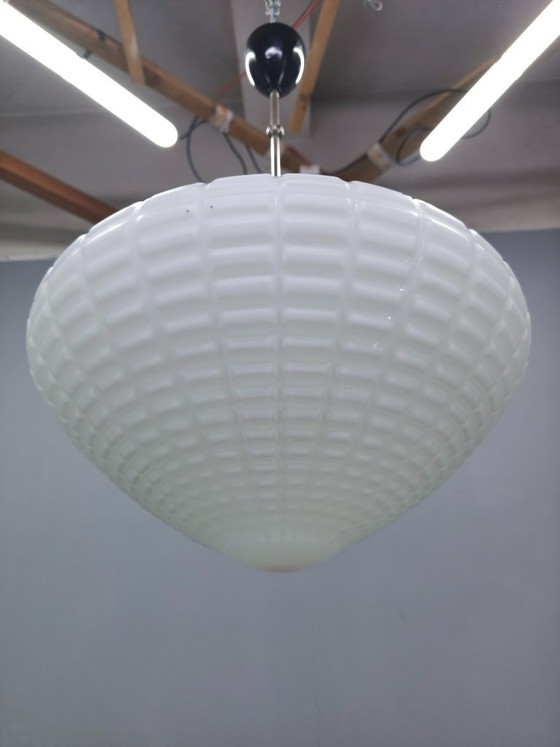 Image 1 of Lampada a sospensione ceca regolabile, in vetro opalino, anni '70