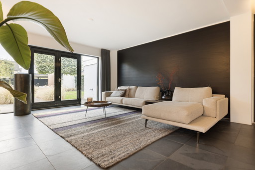 Leolux Bellice Sofa with Table and Chaise Longue from 2024