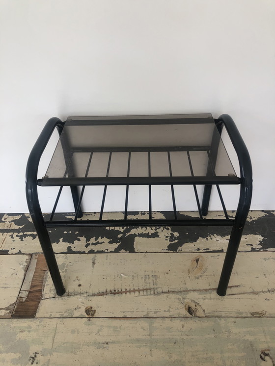 Image 1 of Table d'appoint à cadre tubulaire années 1980