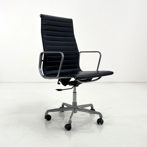Zwarte leren Eames EA119 bureaustoel van Charles & Ray Eames voor ICF, jaren 70.