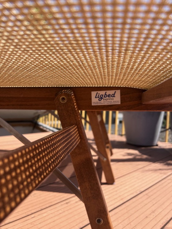 Image 1 of 2x Italiaanse houten ligstoelen met zonnescherm