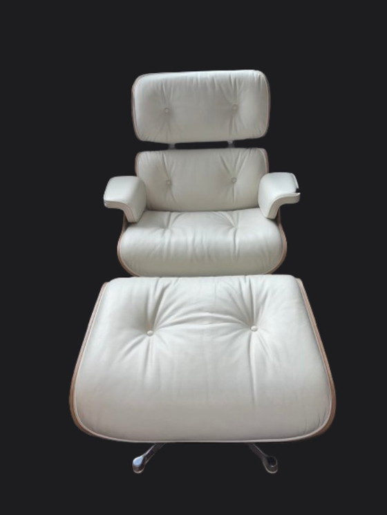 Image 1 of Poltrona e pouf Vitra Eames Lounge - Pelle Premium Snow - Condizioni perfette - (incl. fattura e certificato)