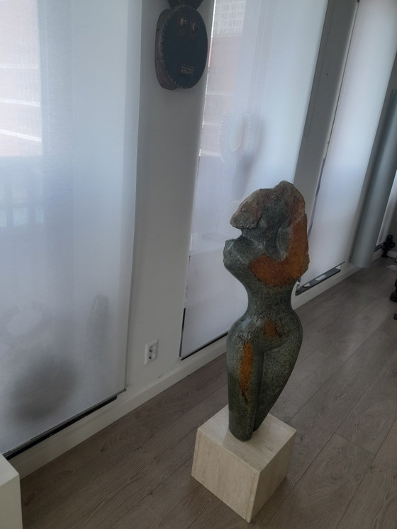 Escultura única de gran tamaño, de 110 cm de altura. – Stone (photo 5 of 8)