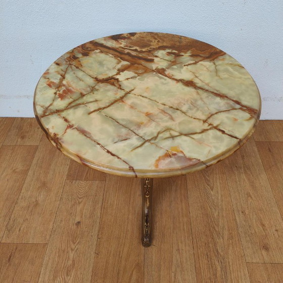 Table basse ronde Vintage Regency avec plateau en marbre onyx 65cm – Tables basses, Marble, Brass (photo 10 of 10)