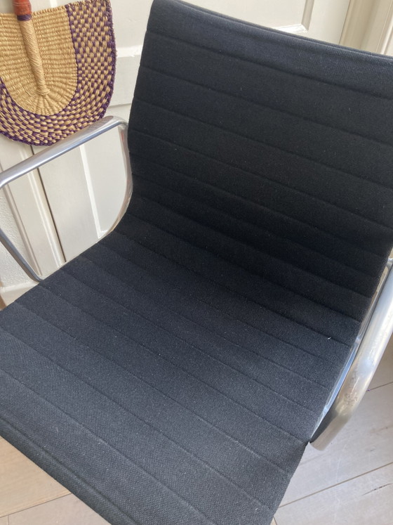 Image 1 of Vitra Eames EA 108 Hopsak