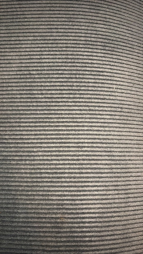 Image 1 of Canapé d'angle en velours côtelé bleu.