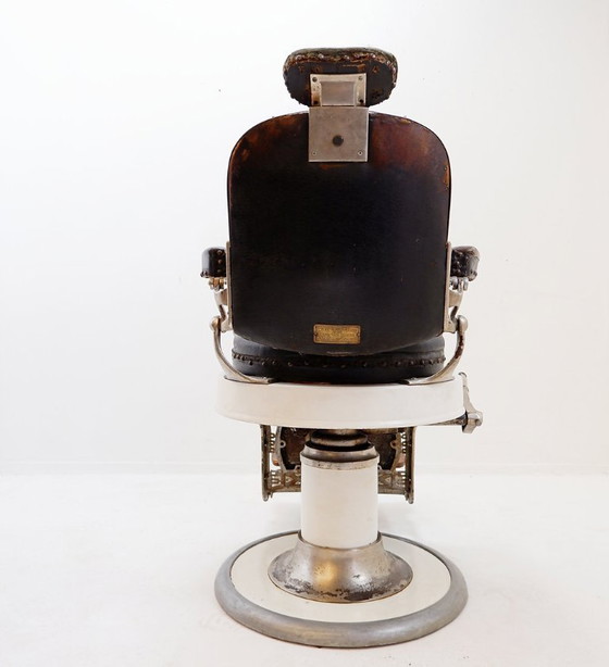 Image 1 of Koken Original Bruine Lederen & Wit Geëmailleerde Gietijzeren Kappersstoel - 1918