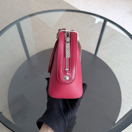 Image 1 of Borsa Chanel Flap Medium - Caviar 25CM trapuntata rosso scuro con finiture argentate Serie 24