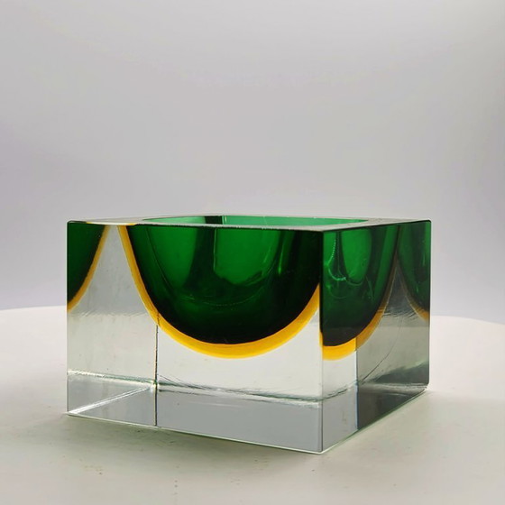 Image 1 of Rare cendrier carré en verre de Murano à l'uranium des années 1960, créé par Flavio Poli pour Seguso.