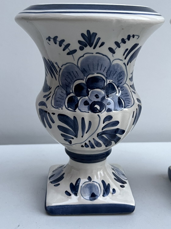 Image 1 of * Delft number 714: 2 small vases 16cm high 12cm diameter 809 grams