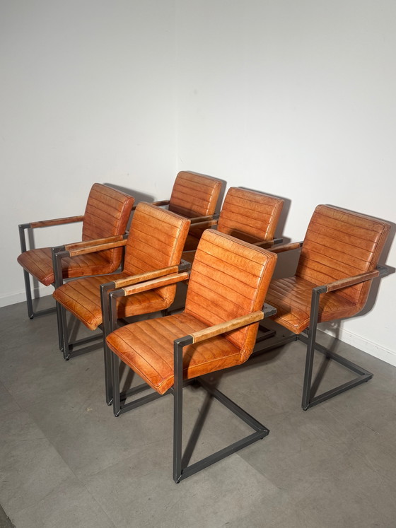 Ensemble de 6 fauteuils cantilever vintage en cuir cognac (photo 6 of 6)