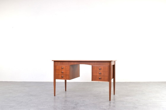 Mid-Century Deens Teakhouten Bureau, jaren 60. – Wood (photo 4 of 17)