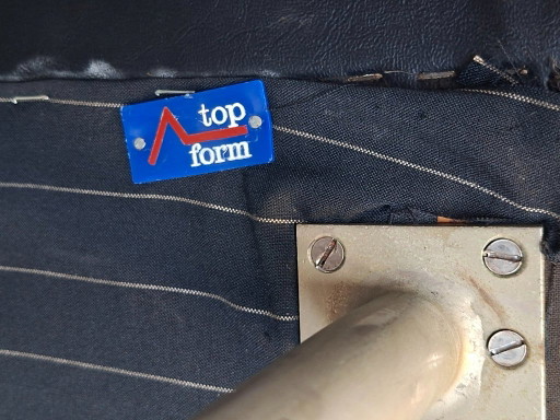 Fauteuil Top Form des années 1960 retapissé – Metal, Textile (photo 2 of 12)
