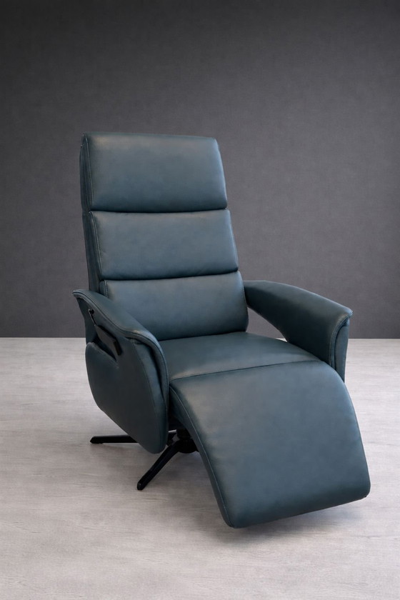 Image 1 of Electric chair