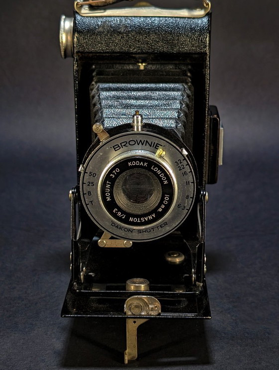 Six-20 Folding Brownie, Second Model 1948–1954 Made in UK – Kodak, Objets déco, Glass, Leather (photo 2 of 15)