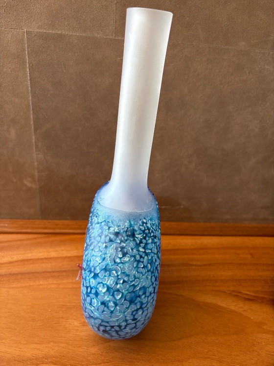 Vase de Kjell England, série Reef, Sculptures en verre, Verre, Bleu (photo 3 sur 5)