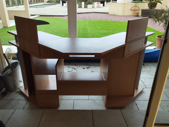 Image 1 of Escritorio de esquina