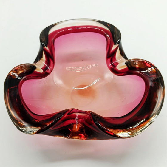 Image 1 of 1960s Pink Ashtray or Catch-all in Murano Glass by Flavio Poli for Seguso. Made in Italy.