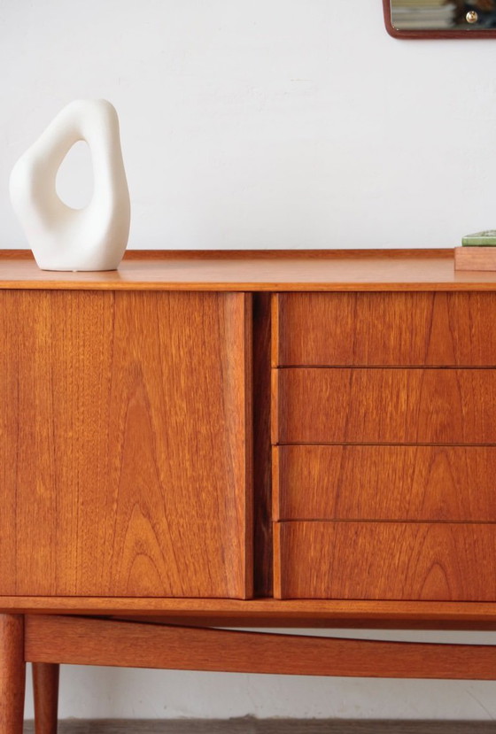 Image 1 of Aparador - White & Newton