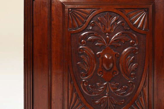 Image 1 of Vetrina o libreria in stile Art Nouveau in rovere con intagli e ante in vetro