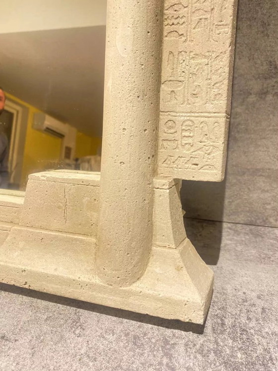 Image 1 of Specchio da parete in pietra in stile egizio con illuminazione