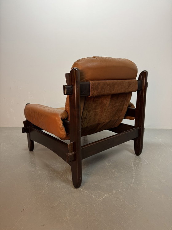 Image 1 of Mid-Century Brazilian Design Jean Gillon 'Rodeio' Lounge Chair in Cognac Leather Upholstery with Jacarandá Wooden Frame.