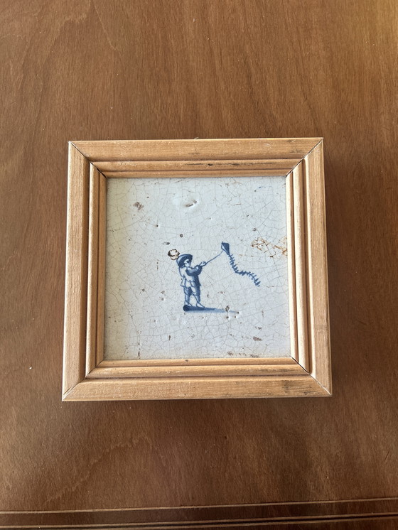 Image 1 of Set van 2 Antieke Delftse Tegels (18e Eeuw) - Vliegeren & Landschap