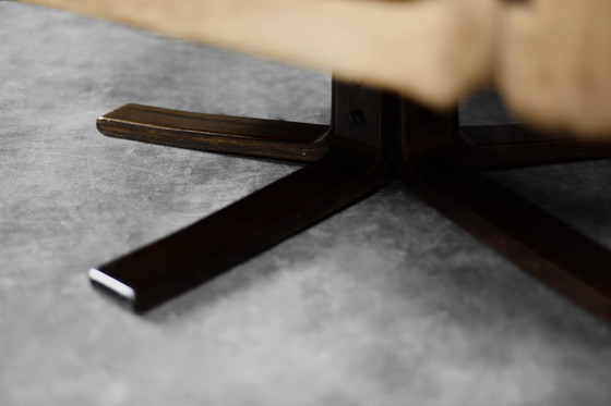 Image 1 of Vintage Mid-Century Deense moderne bruine leren draaifauteuil van Lystager Industri, jaren 70