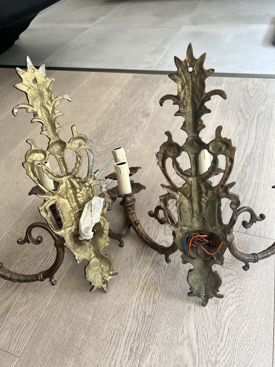 Image 1 of Antiche lampade da parete in bronzo in stile rococò francese - Coppia