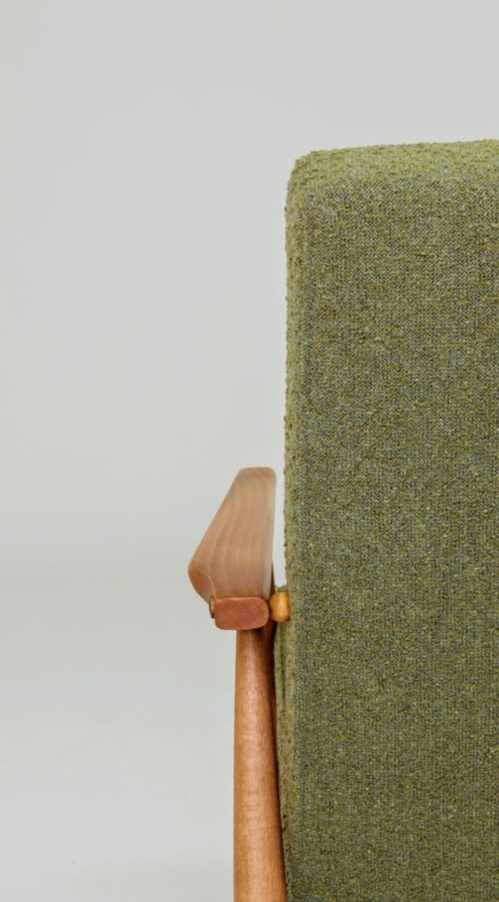Image 1 of Loungestoel Vintage Groen Olijf Boucle, Mid Century Ontwerp, 1960
