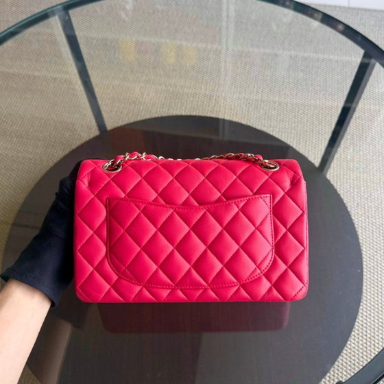 Image 1 of Chanel Classic Flap Small - 23 cm gewatteerd lamsleer rood goudkleurige hardware Serie 25