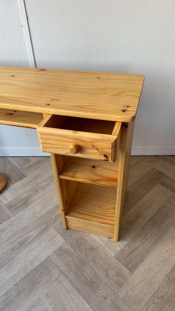 Image 1 of vintage bureau in grenen