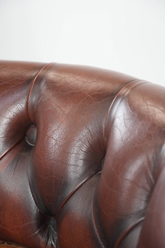 Image 1 of 4 sillas de comedor Chesterfield de piel de vaca marrón oscuro de estilo inglés