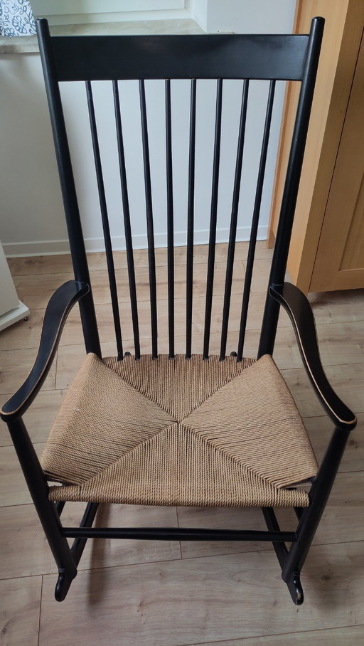 Hans J. Wegner J16 Schaukelstuhl 