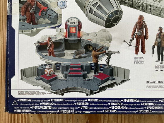 Image 1 of Star wars , faucon millenium battle action , neuf de 2015 