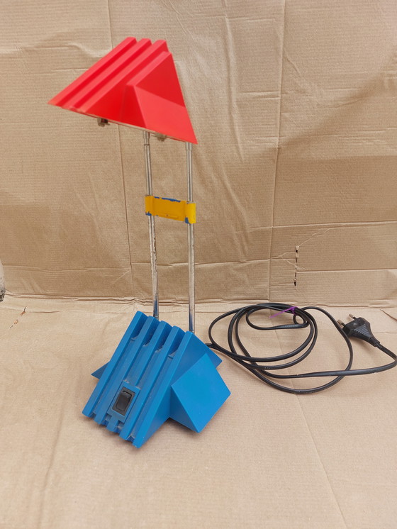Image 1 of Bureaulamp memphis stijl