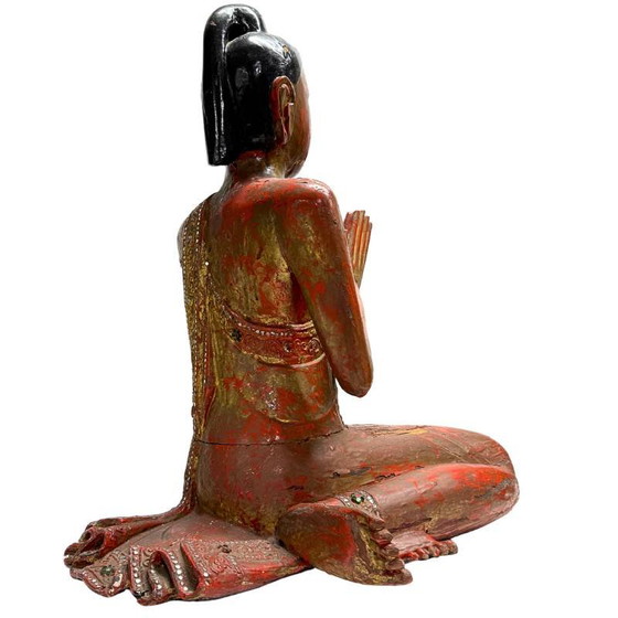 Burmese wooden temple statue of a monk with lacquer and gold leaf – Sculpture, Glass (photo 6 of 19)