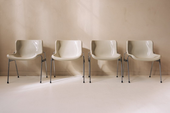 Image 1 of Elfenbeinfarbene Space Age Artifort Stühle