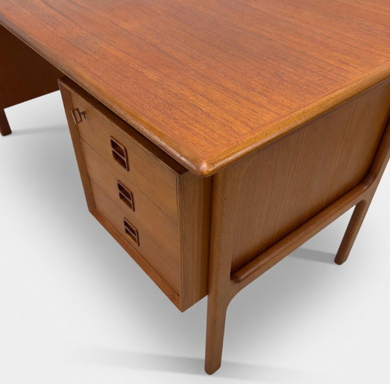 Image 1 of Scrivania direzionale in teak di Arne Vodder per Brouer, anni '60