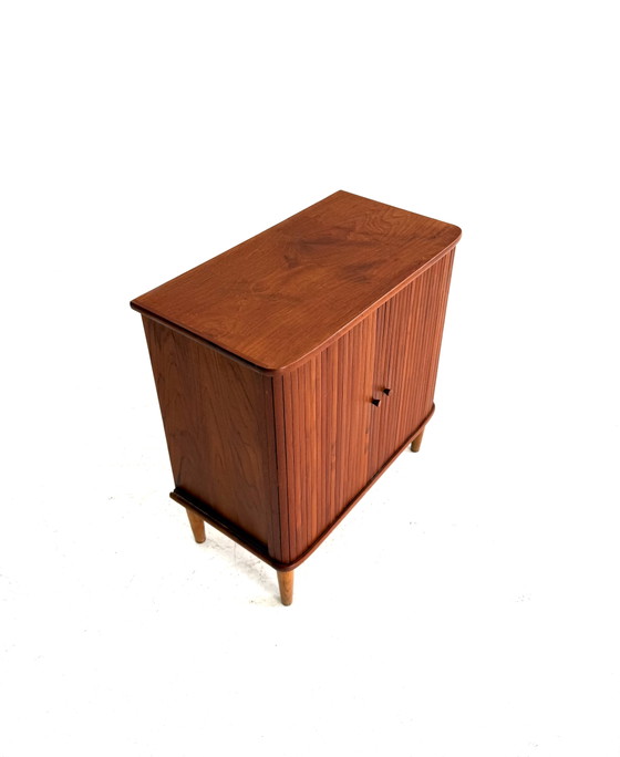 Vintage Danish Teak Wall cabinet with Tambour Doors ‘60 – Wood (photo 7 of 9)