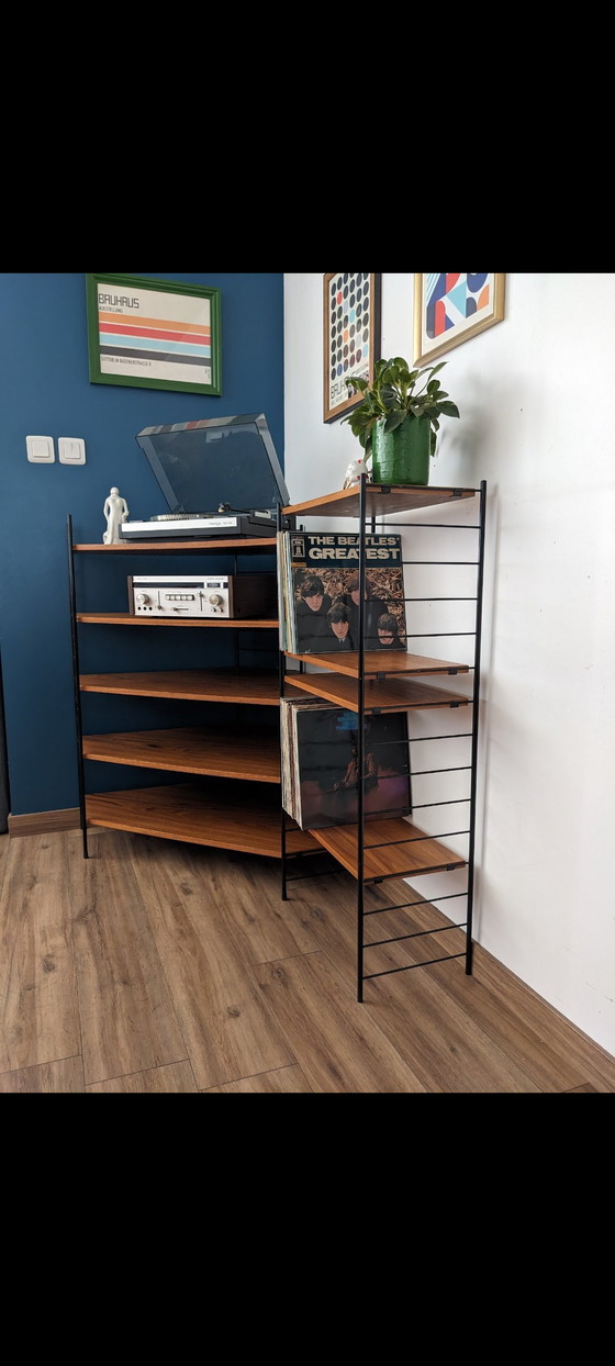 Image 1 of Vintage hoekplank met touwtjes