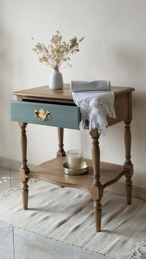Meuble d'appoint vintage restauré à la main – Pièce unique