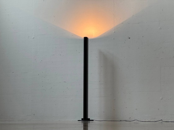 Image 1 of Lampada da terra nera Megaron di Gianfranco Frattini per Artemide, anni '70