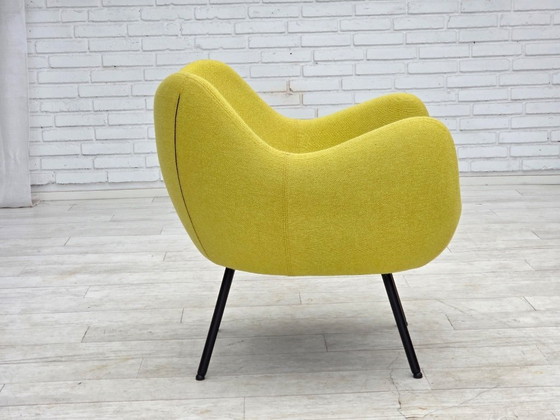 Image 1 of Jaren 60, een icoon in het socialistisch realisme van Roman Modzelewski, model RM58.