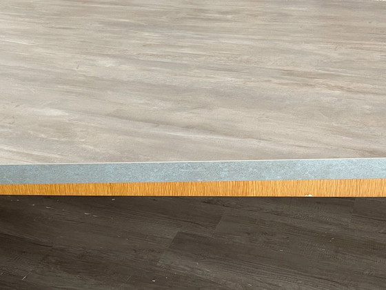 Grote Design Tafel – Grijs & Eikenhout – Eettafels, Wood (photo 7 of 7)
